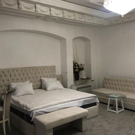 4 Rooms Hotel Ґюмрі Екстер'єр фото